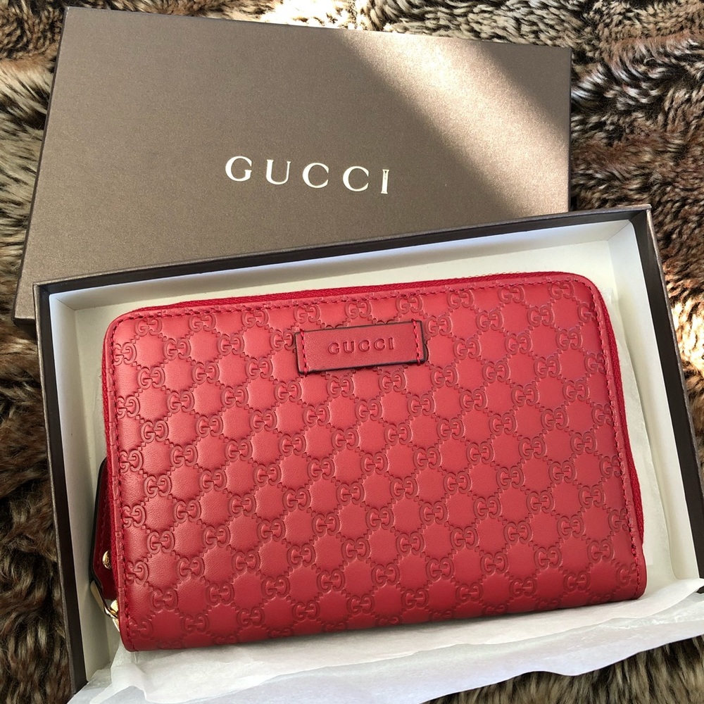 NWT Red Gucci Microguccissima ZIP wallet